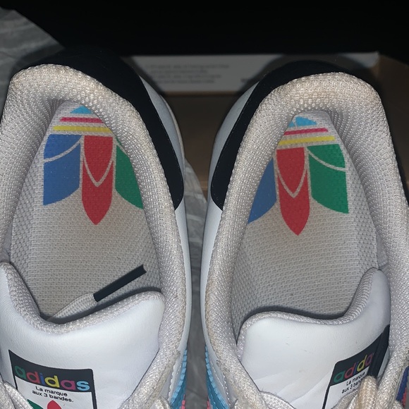 ADIDAS SUPERSTAR J WHITE / MULTI COLOR BIG KIDS - Picture 8 of 11